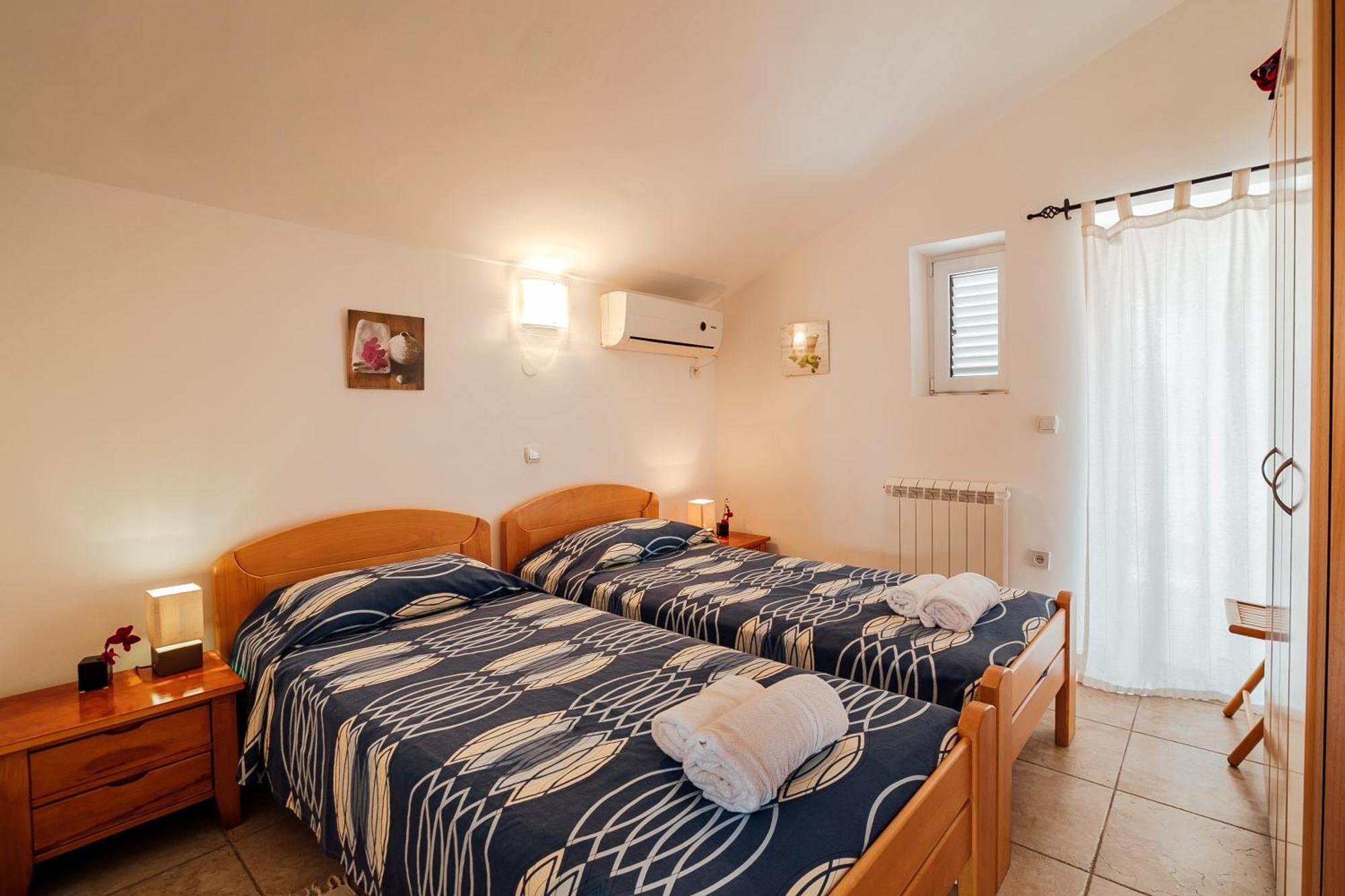 Holiday Home Amanda Hollick Kotor Bagian luar foto